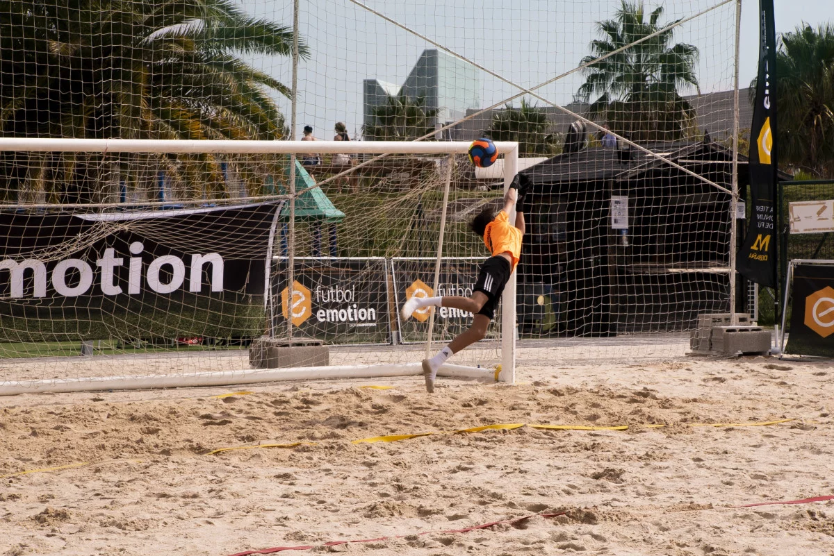 post card Batalla Beach parada.webp